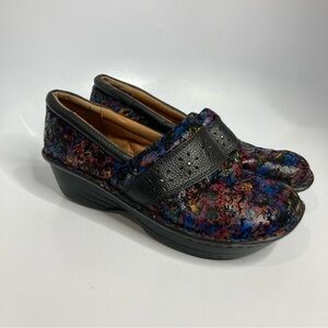 Nurse mates pillow top‎ clogs multicolored size 8